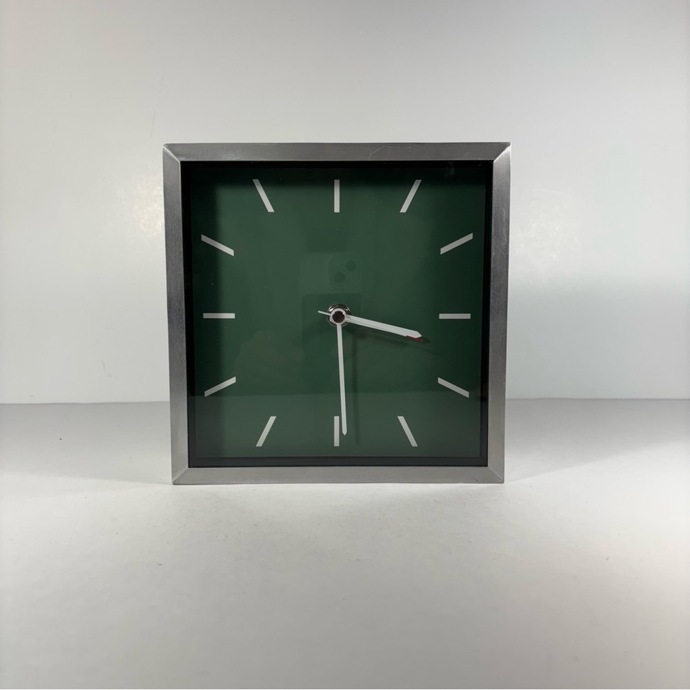Modern Green Wall Clock with‎ Silver Frame
